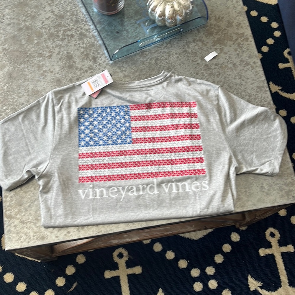 Men’s size s vinyard vines performance tee